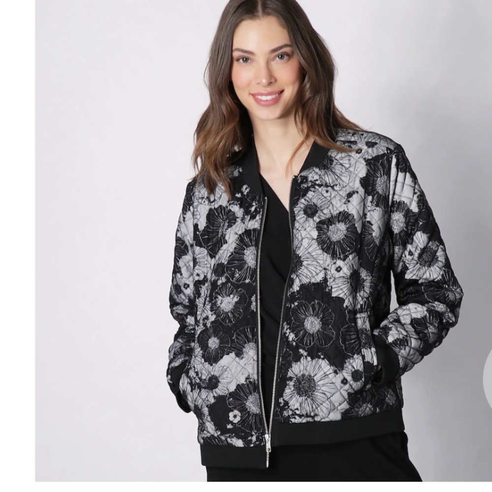 (51) New Madeline Jones everyday quilted bomber jacket